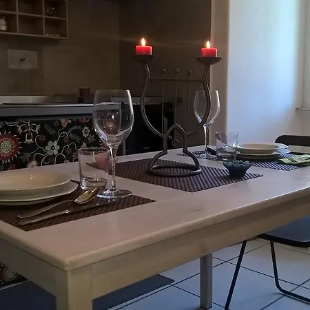 Apartment Room-a